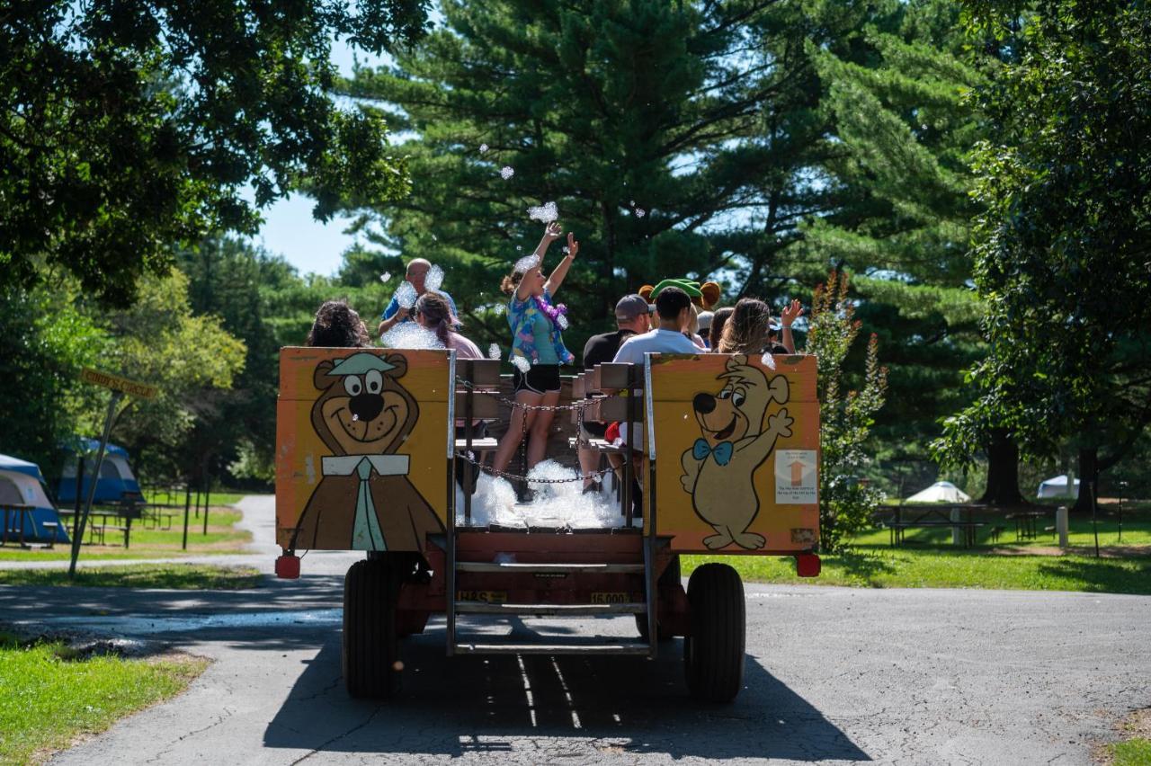 Yogi Bear'S Jellystone Park Camp-Resort Wisconsin Dells Lake Delton Exterior foto